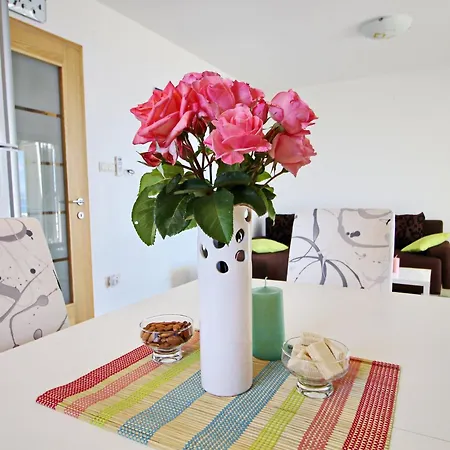 Gusti - Two-bedroom With Balcony And Sea View Drače