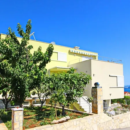Gusti - Two-bedroom With Balcony And Sea View 아파트 Drače