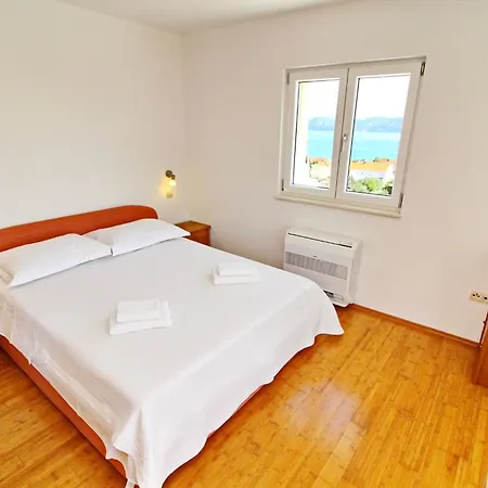 Gusti - Two-bedroom With Balcony And Sea View Drače