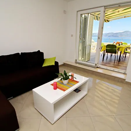 Gusti - Two-bedroom With Balcony And Sea View Apartament Drače